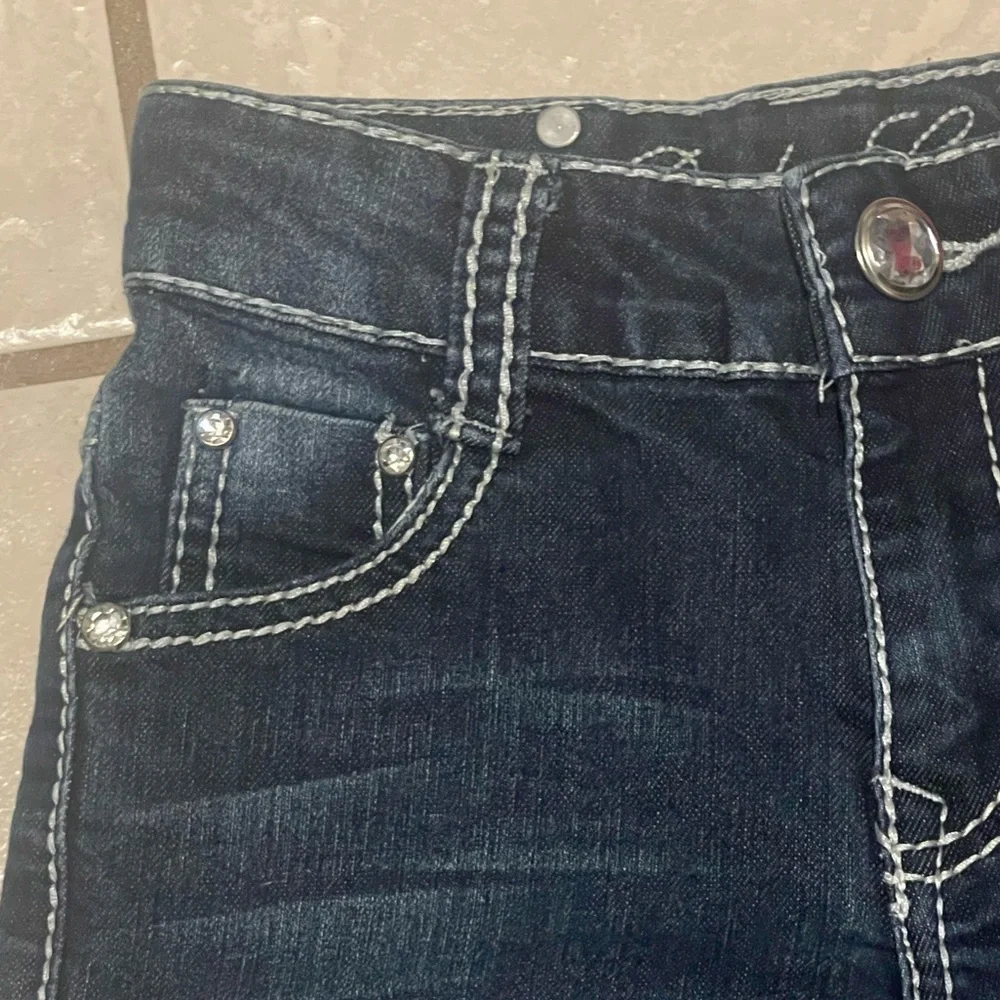 Rodeo Girl Embroidered Dark Wash Straight Adjustable Waist Capri‎ Jeans Size 6